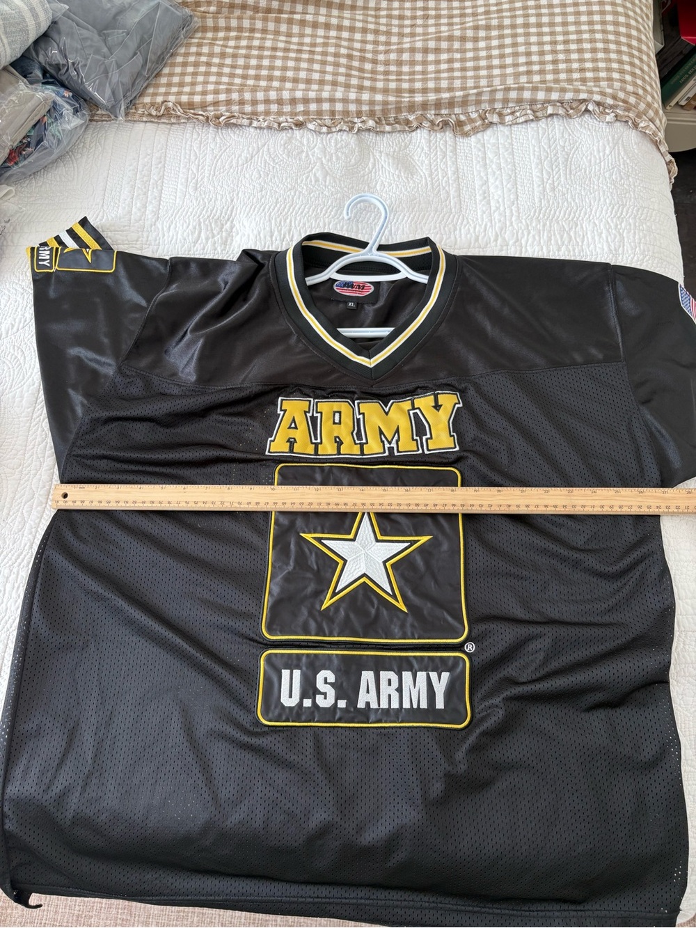 U.S. Army Men's Black and Gold Jersey - Picture 3 of 6